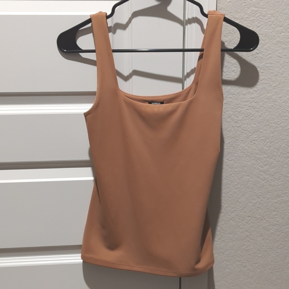 Express Body Contour Tank Top Size S